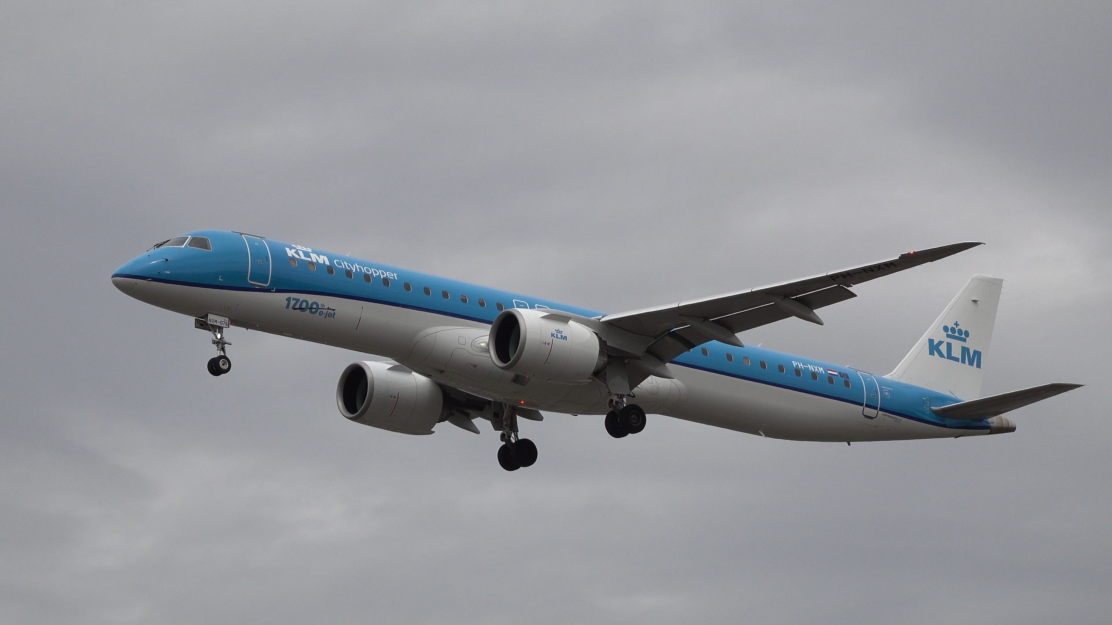 KLM Embraer E195-E2